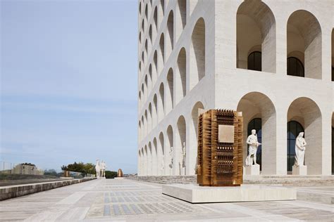 eventi fendi eur|Mostra di Pomodoro al Colosseo Quadrato di Roma.